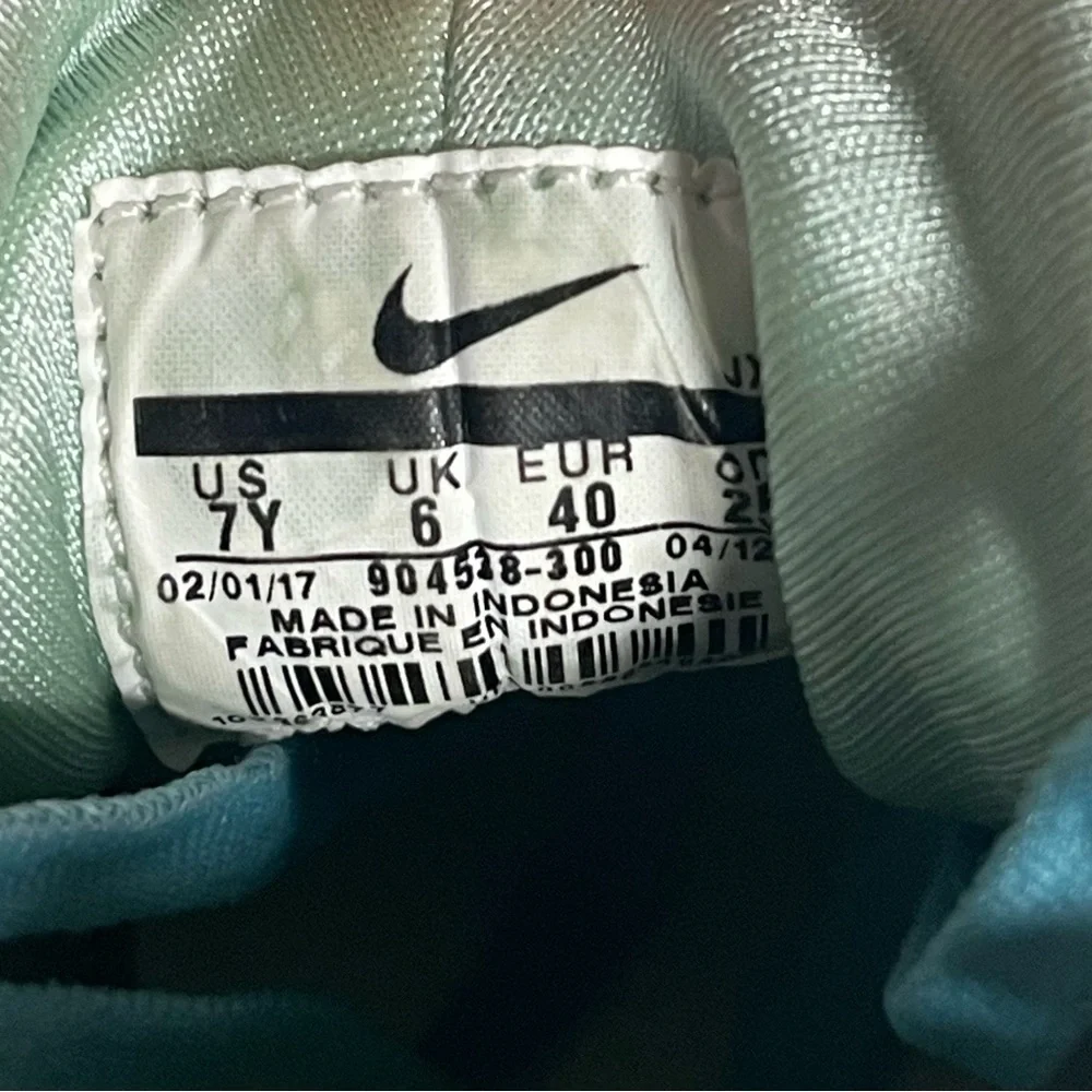 CLEANED Nike 7Y Girls Air Huarache‎ Run SE Igloo Shimmer Green Teal Women's 8.5